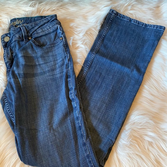 Women’s Wranglers - Picture 2 of 2